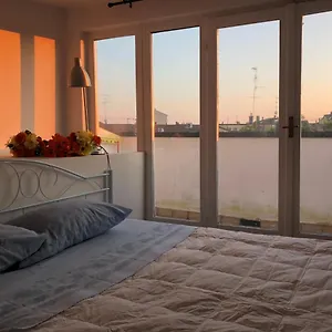 Charming 1-bed In Milano
